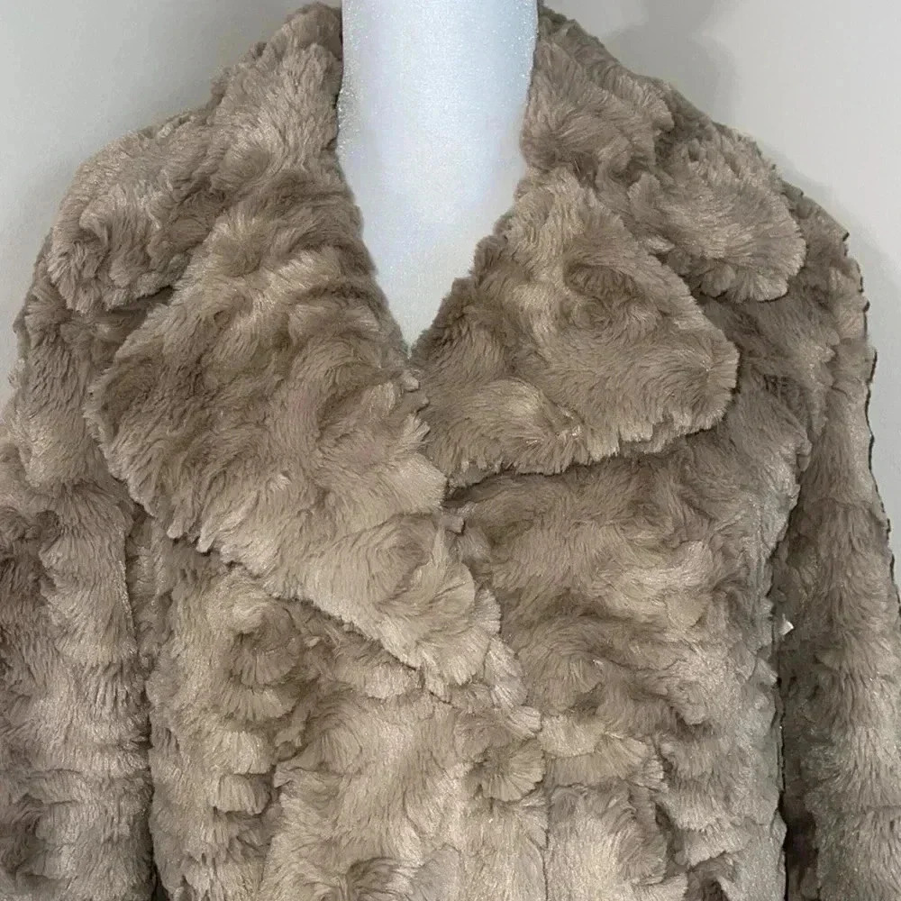 Kenneth Cole Women's Brown Notch Collar Faux Fur Coat​​ - Picture 4 of 16